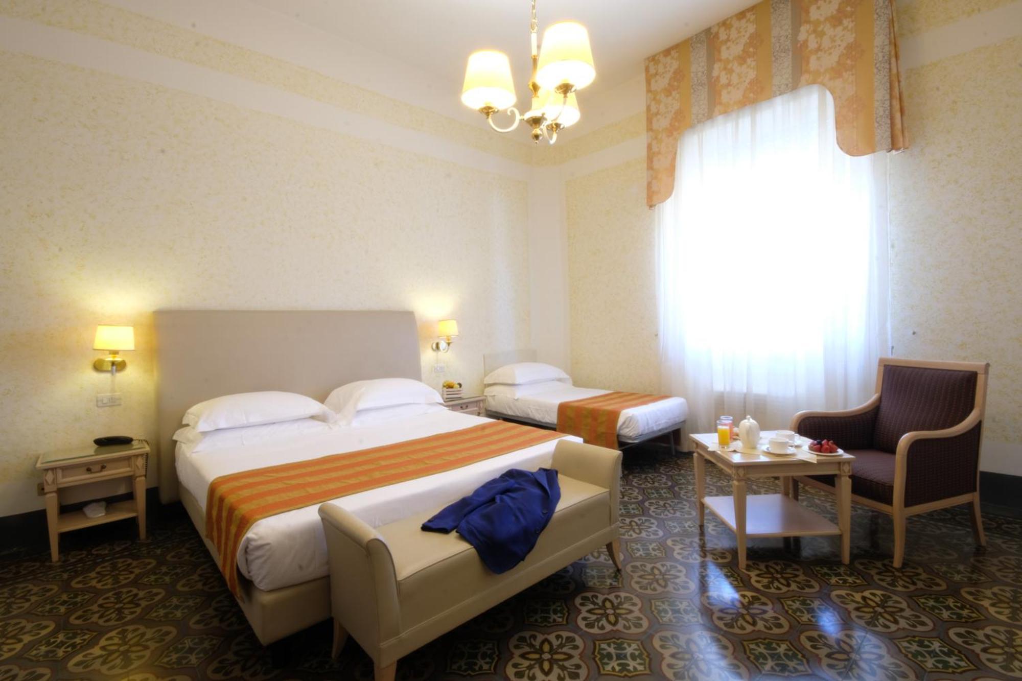 Grand Hotel Royal Виареджо Номер фото