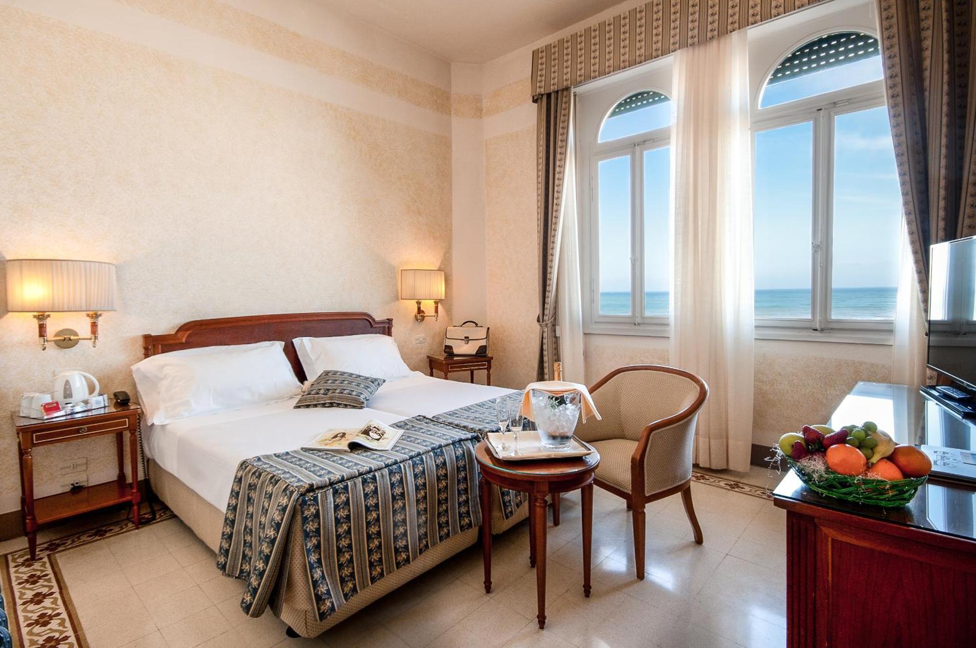 Grand Hotel Royal Виареджо Номер фото